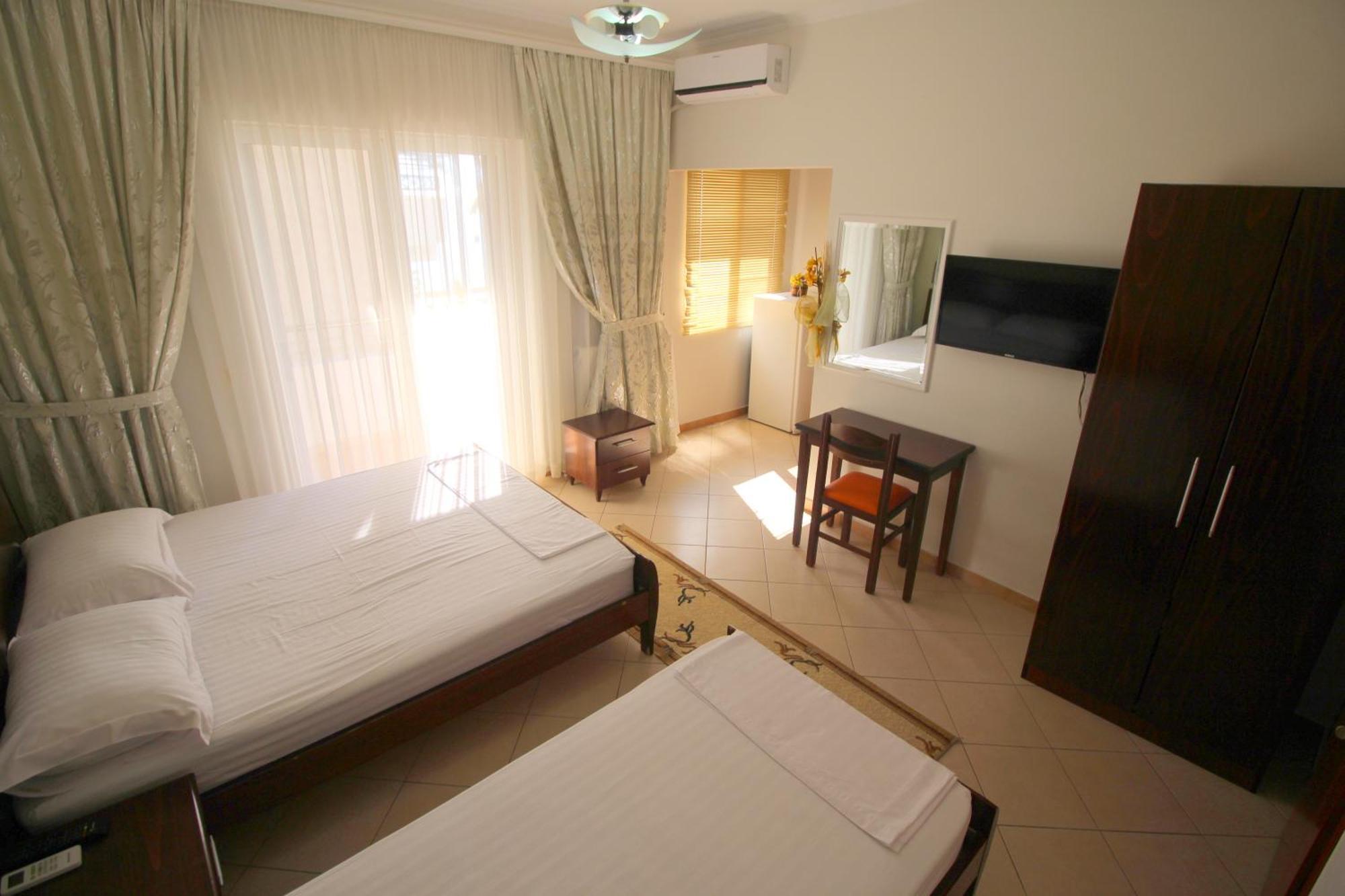 Elena Hotel Sarande Exterior photo